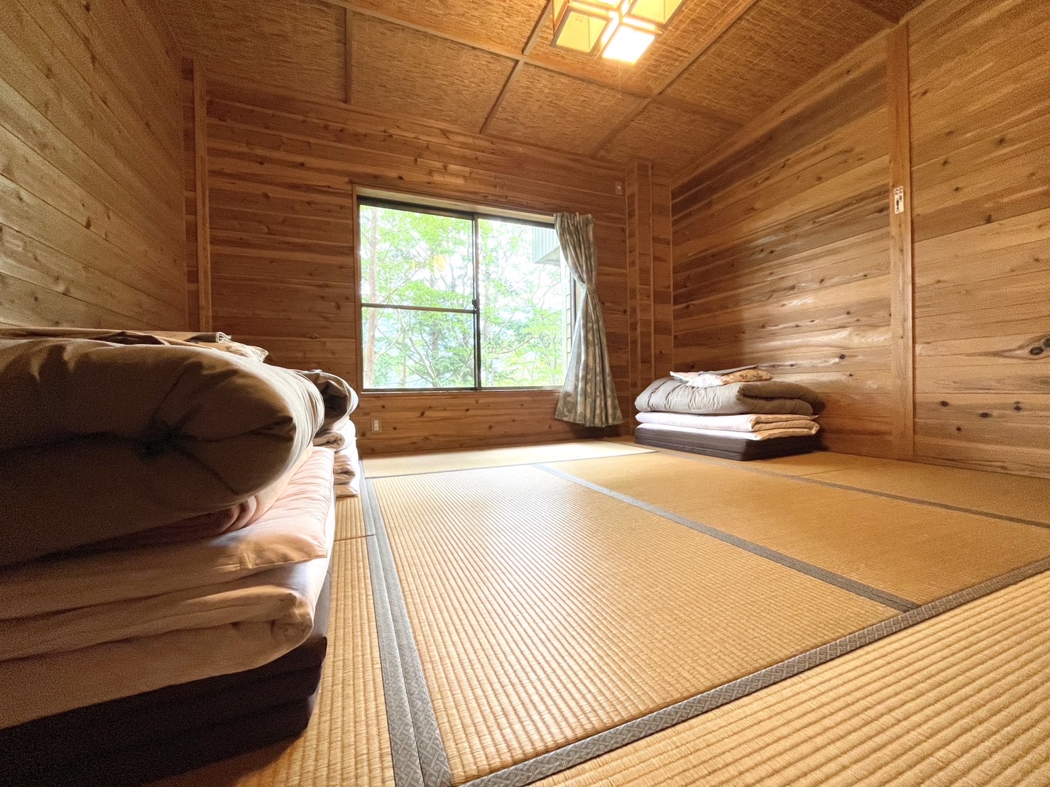 山荘シャクナゲ小屋の客室